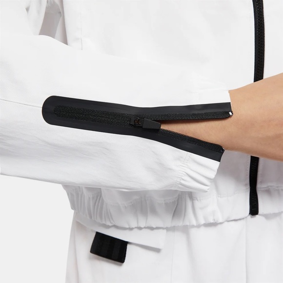 Women’s Nike Tech+Pack jacket - Picture 3 of 16